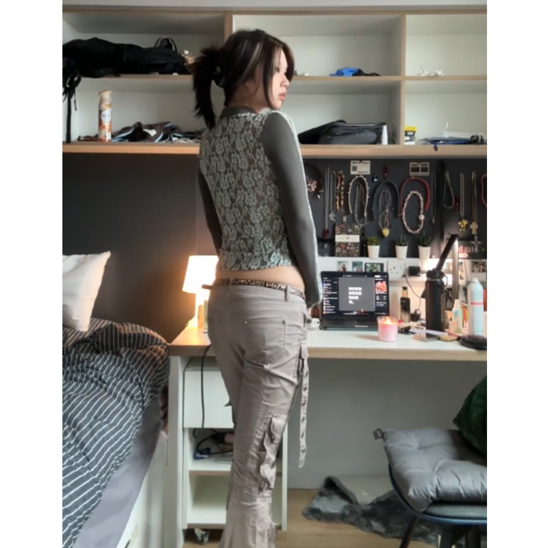 设计感胸口镂空蕾丝拼接上衣女