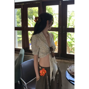 法式纯欲风碎花绑带衬衫女夏季新款收腰修身显瘦百搭短袖辣妹上衣