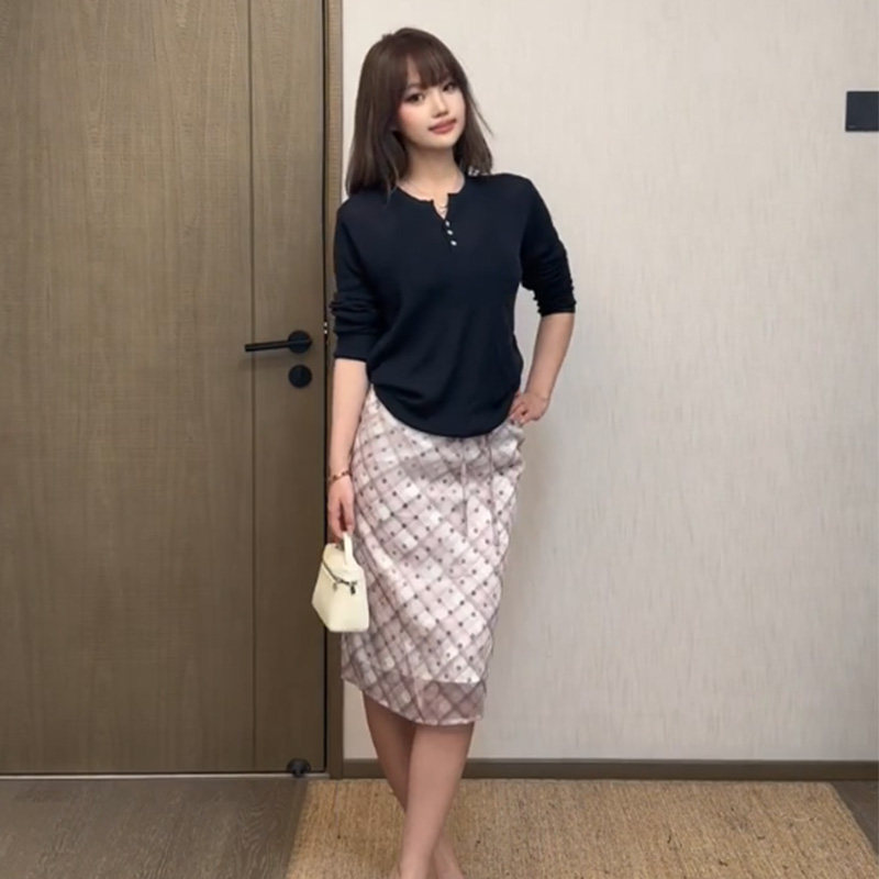 法式两穿设计感直筒格纹半身裙女2025新款多样穿搭抹胸抽绳上衣,女装/女士精品,半身裙,淘宝优惠券,粉丝福利购,淘宝优惠卷