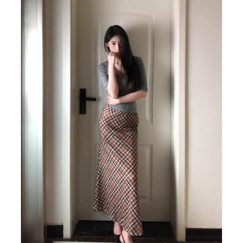 复古咖色格纹半身裙气质姐系