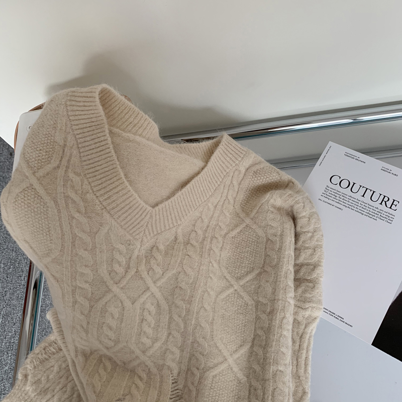 Real price autumn winter Korean loose short cocoon type hole long sleeve sweater for female students