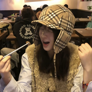 新品冬季格纹护耳雷锋帽时尚休闲女户外防寒宽檐设计显脸小飞行帽