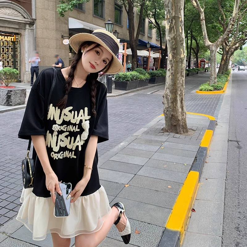 黑色字母印花T恤连衣裙女夏季新款宽松显瘦设计感荷叶边卫衣裙子