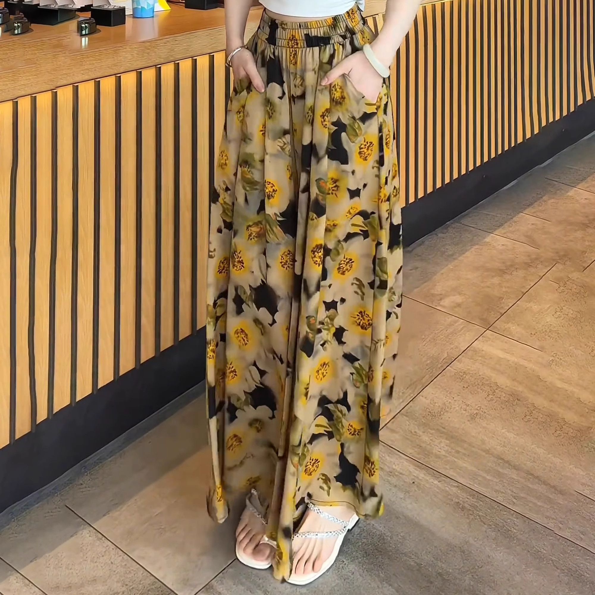 新款碎花长裤子裤裙女夏季薄款气质高腰宽松冰丝外穿休闲阔腿裙裤