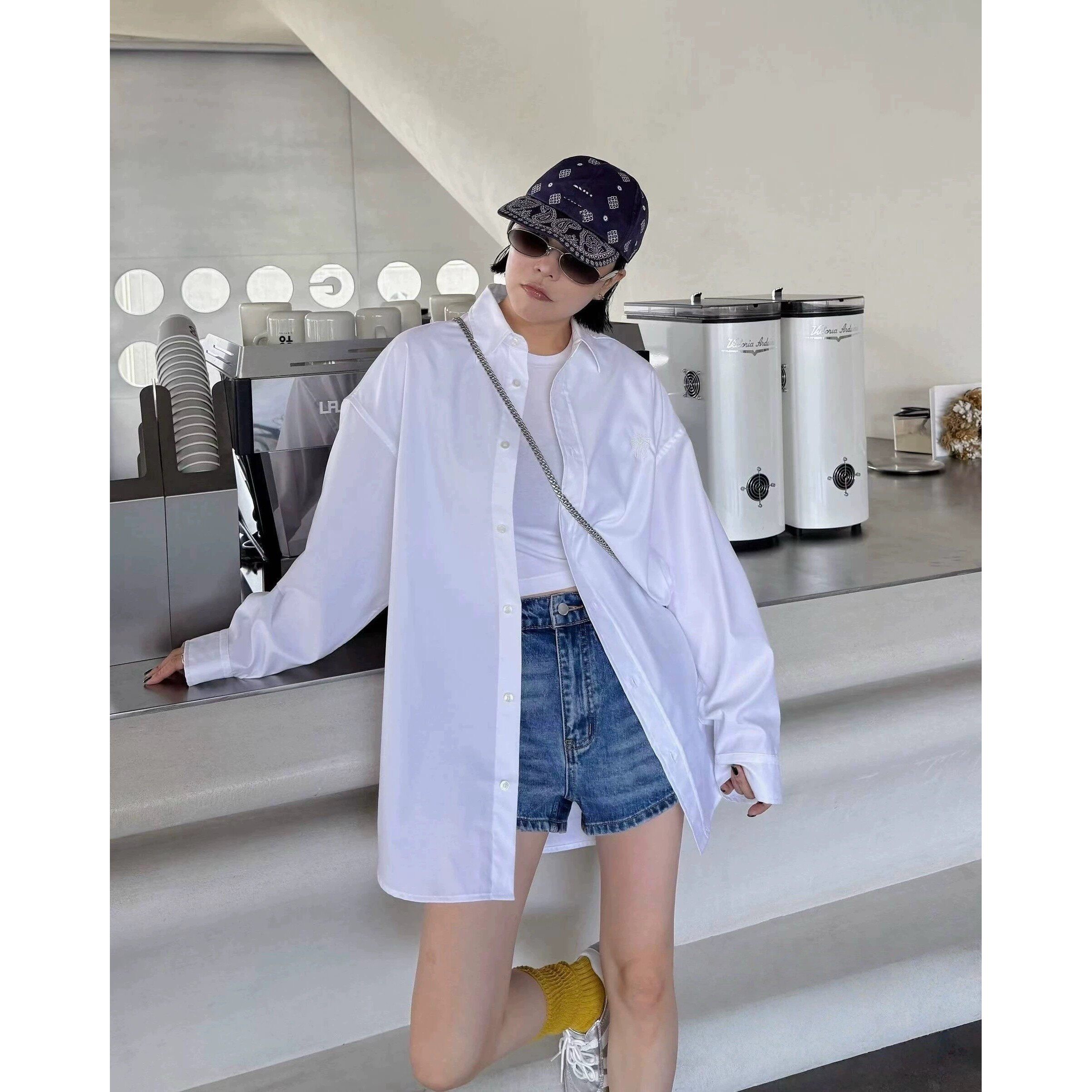 秒发诗歌兰58344时髦简约慵懒中长款刺绣蝴蝶结衬衫25秋季款女装