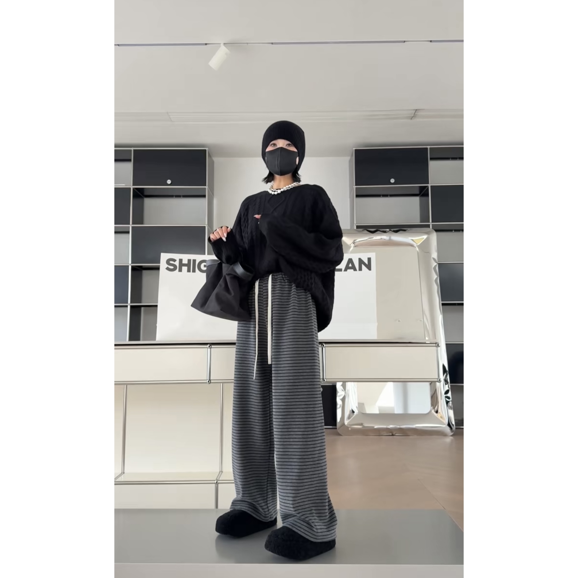 2586-1诗歌兰女装2025冬款时尚气质百搭款松紧腰条纹加绒休闲裤