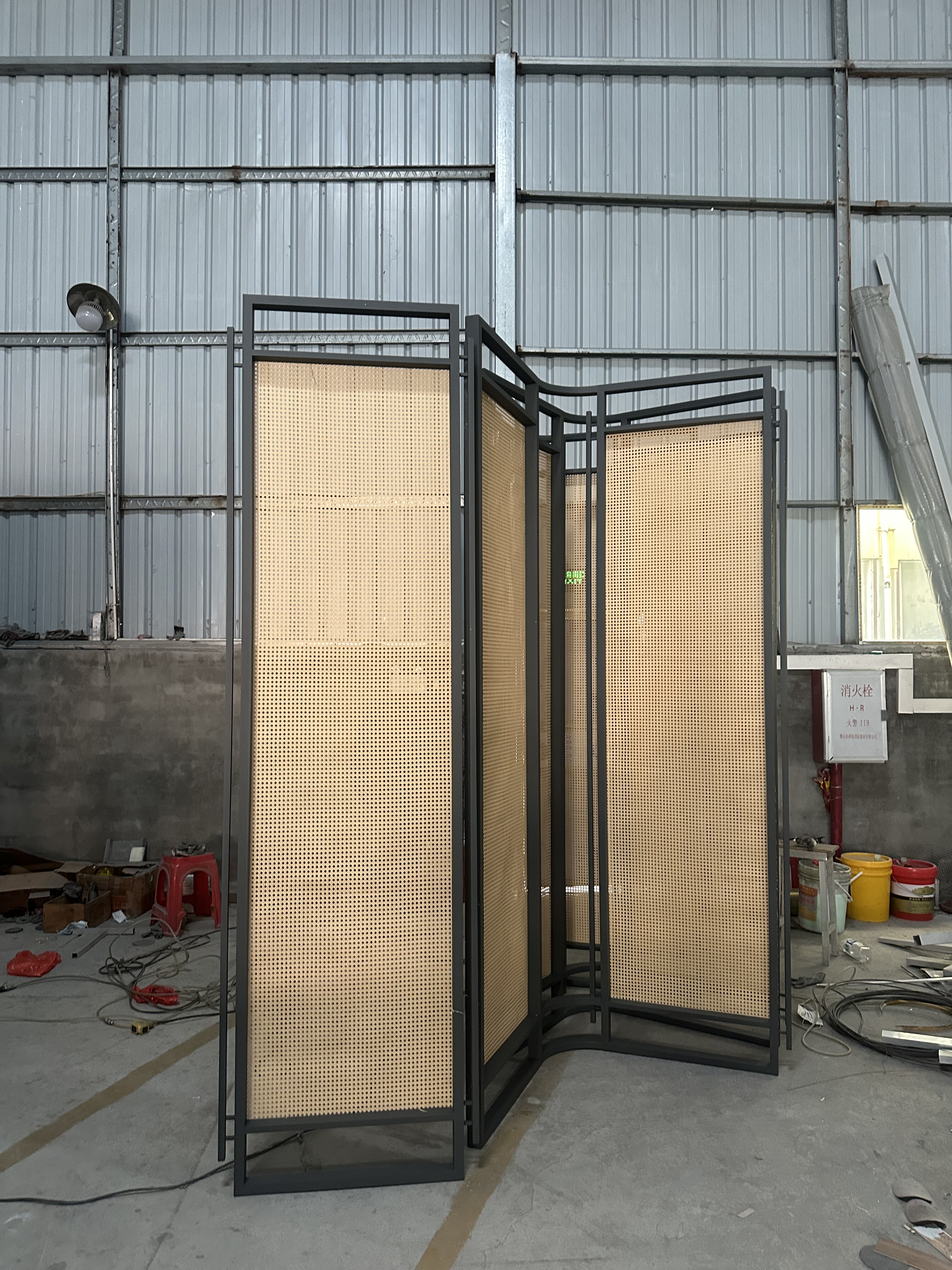 铝合金屏风隔断客厅玄关酒店民宿家用装饰遮挡藤编屏风高端定制