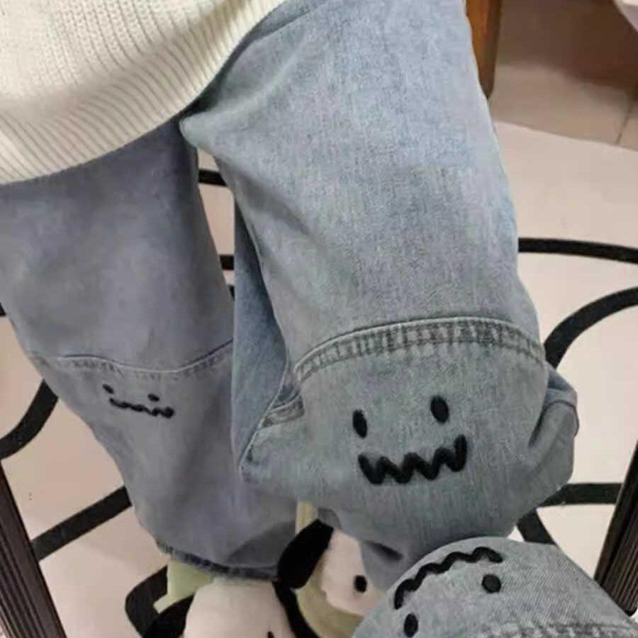 设计感直筒阔腿牛仔裤女