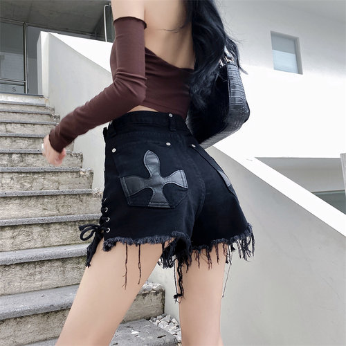 网红辣妹阔腿牛仔短裤