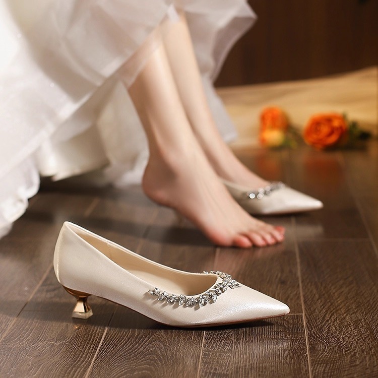 法式低跟3CM单鞋女百搭不累脚酒杯跟女主纱秀禾两穿不累脚礼服鞋