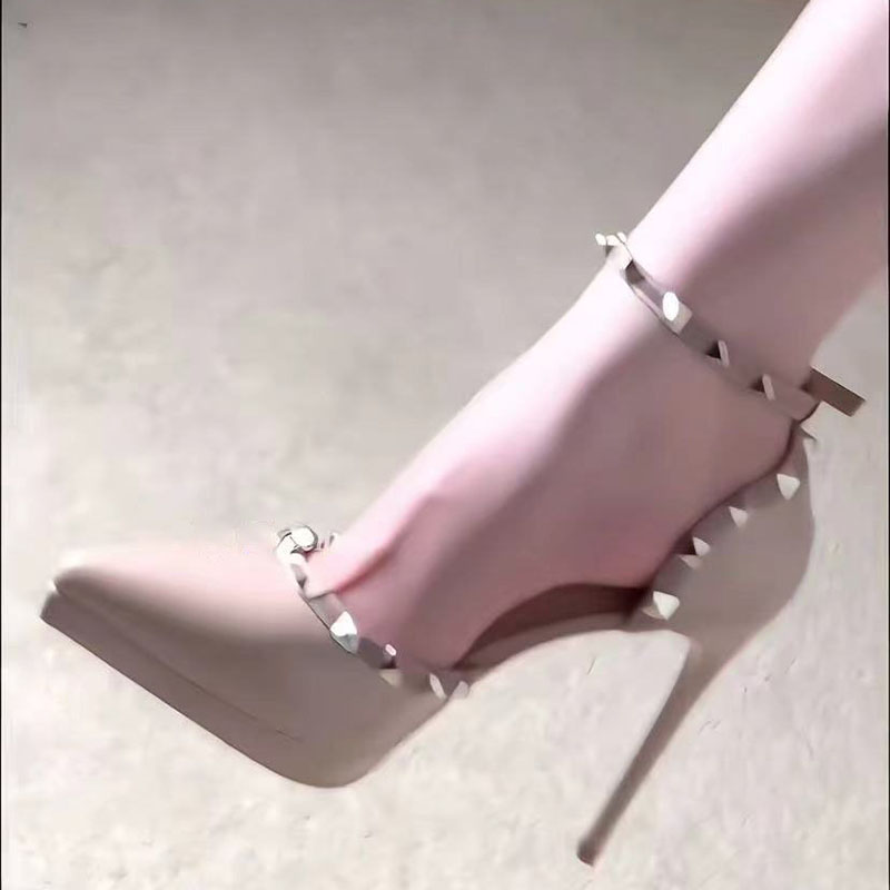 法式裸色尖头细跟厚底防水台高跟鞋2025新款一字扣漆皮铆钉单鞋女