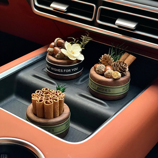 2025新款车载香薰高级扩香木挥发器车内精油汽车中控台香水散发器