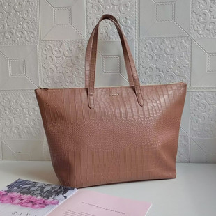 出口包包女款大容量托特包旅行上班通勤夏季百搭轻便轻奢小众单肩