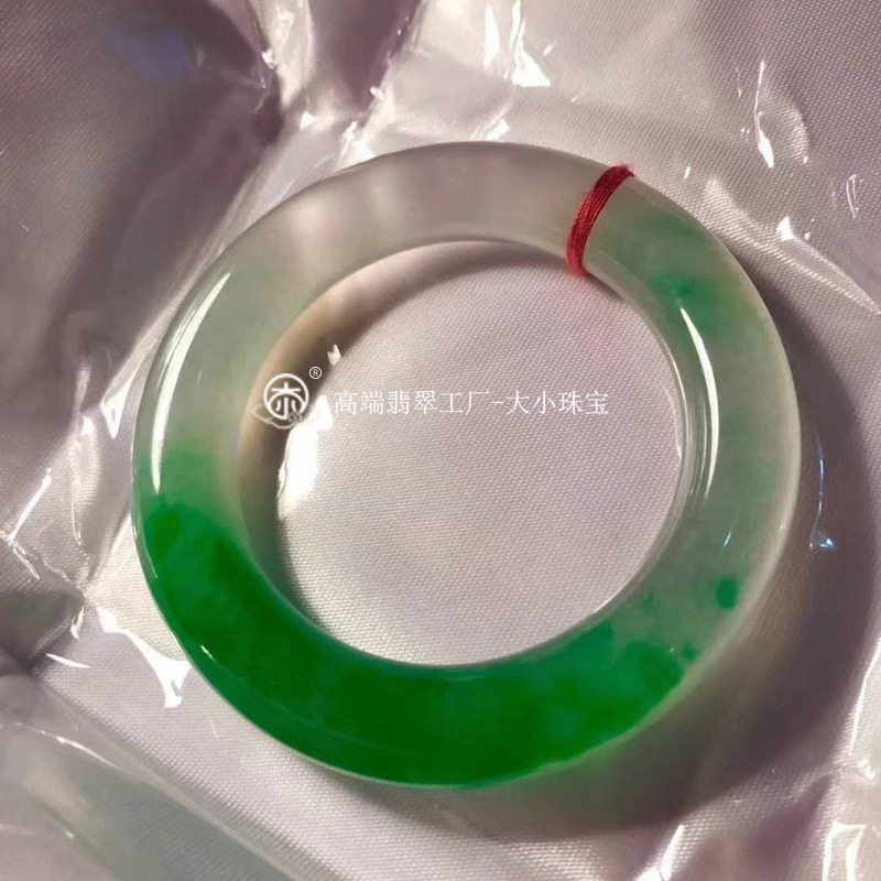大小珠宝 缅甸高冰种阳绿翡翠玉手镯子女款圆条圈口55.6mm收藏级