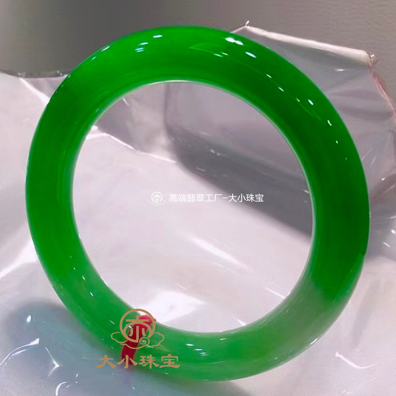 大小珠宝细糯种满色辣绿天然翡翠手镯圆条57老糯种满绿浓翠玉镯子