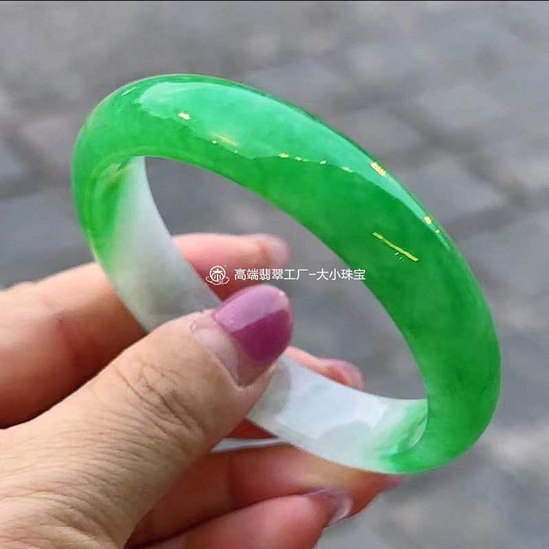 大小珠宝细糯种白底阳绿天然翡翠缅甸手镯正圈55底子白净颜色正阳