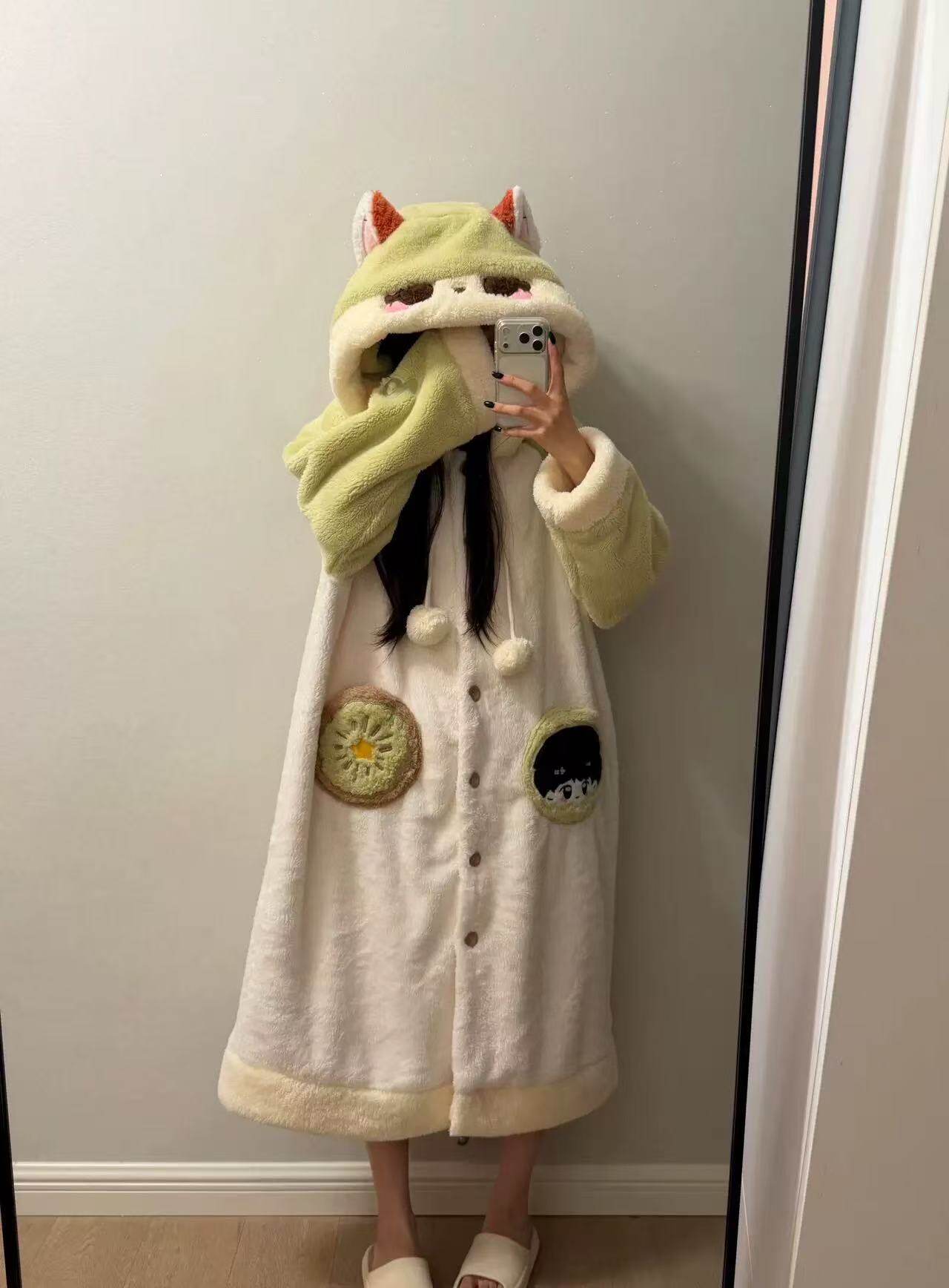 秋冬季新款珊瑚绒可爱卡通加绒加厚毛绒奇异果睡袍冬天家居服套装