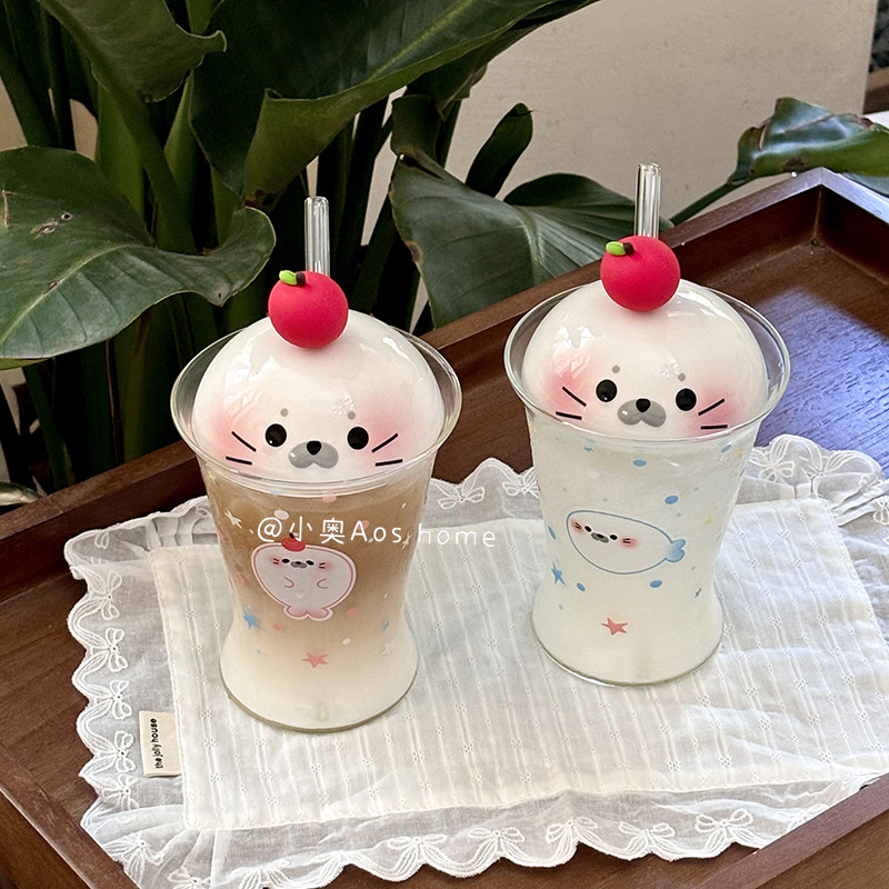 可爱小海豹带盖玻璃吸管杯牛奶杯图片