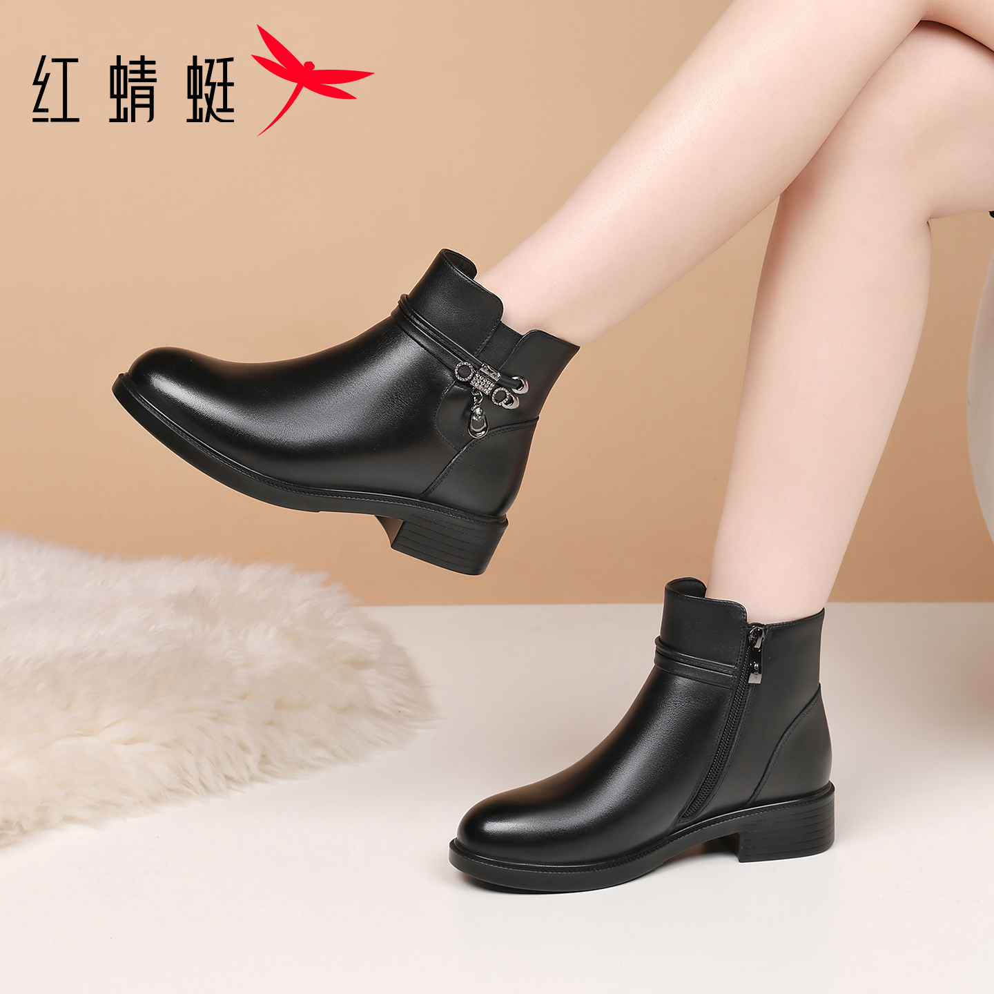 红蜻蜓冬季女保暖舒适时装靴