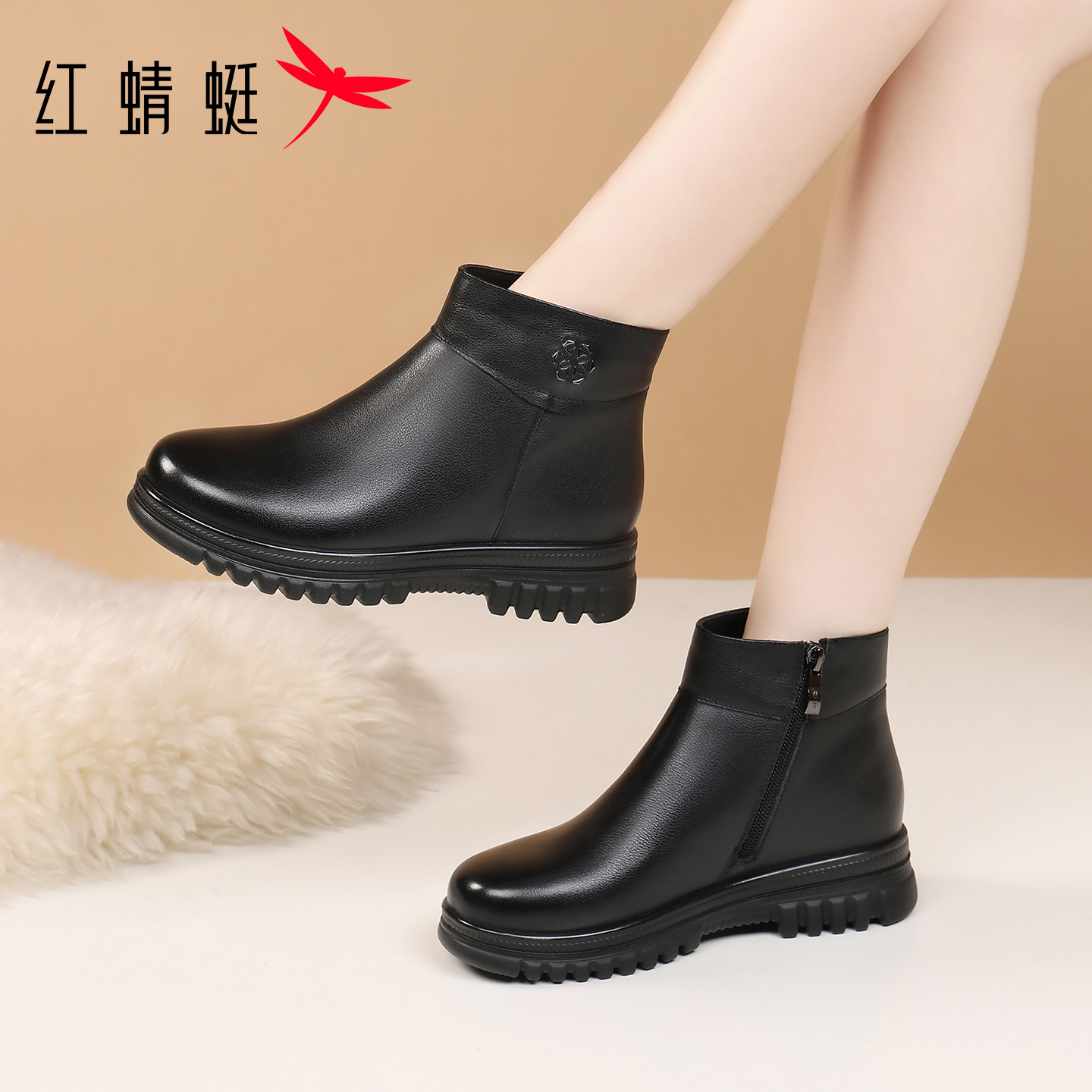 红蜻蜓冬季女鞋女士靴子女中筒短靴真皮加绒保暖高帮皮鞋妈妈棉靴