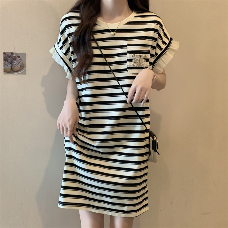 条纹连衣裙女夏季2025新款高级感宽松直筒休闲木耳边短袖t恤裙子