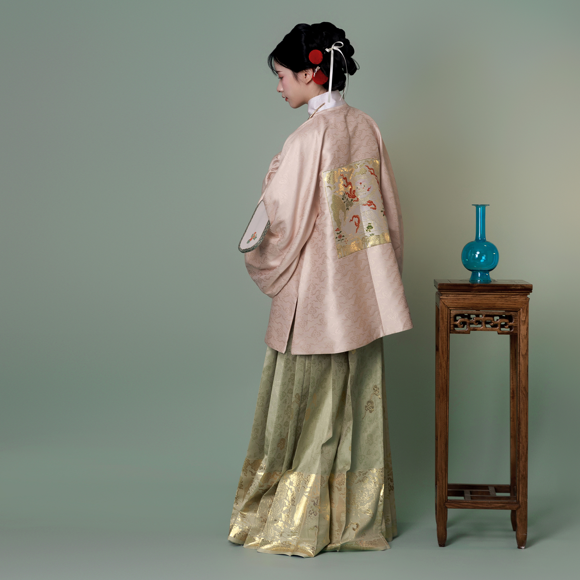 上遥居红色织金补服马面拜年汉服