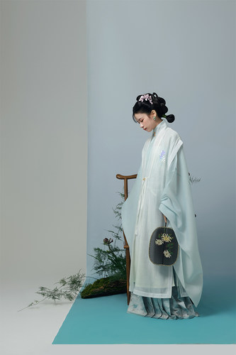 上遥居晚明改良包肩比甲渐变马面