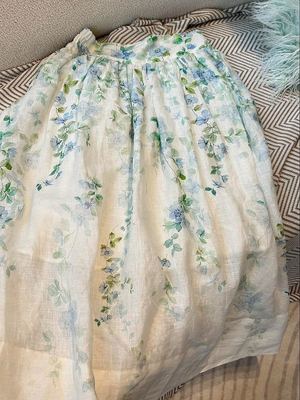 独特减龄梨型身材碎花大摆a字半身裙女装夏季新款小个子遮胯裙子