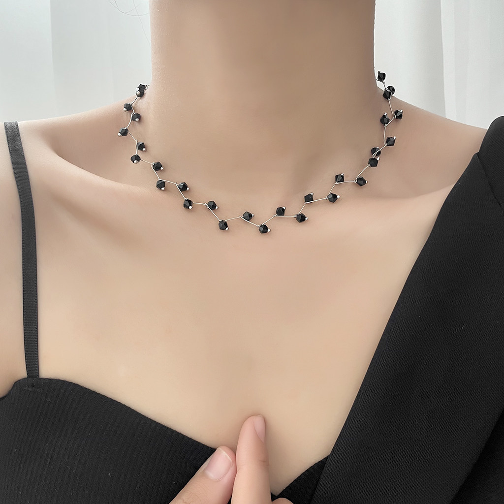 韩版简约百搭黑色水晶项链ins小众设计高级感choker锁骨链颈链女