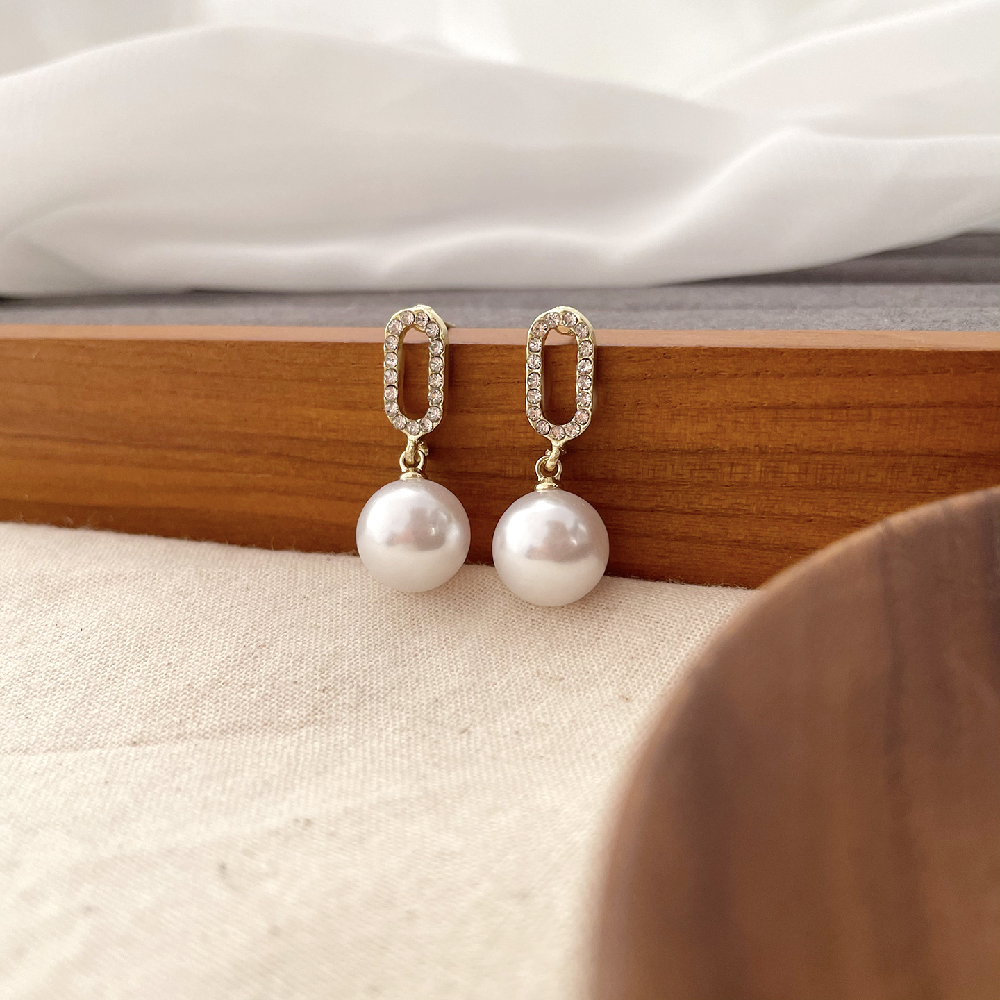 法式淑女珍珠耳环简约ins小众气质时尚椭圆满钻耳钉高级感耳饰女