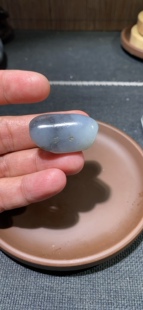 捡漏价新疆和田玉籽料青花玉原石黑白俏色手牌挂件可雕刻可收藏