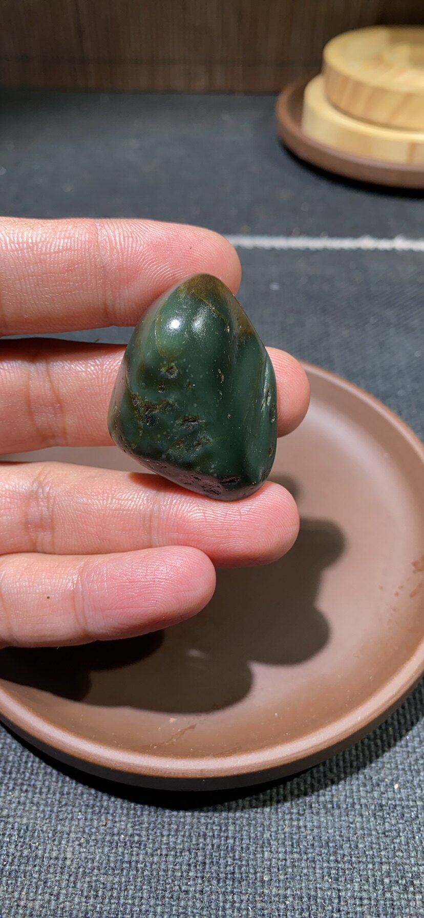 捡漏价新疆和田玉籽料青玉军绿沙枣青原石带红皮挂件可雕刻收藏