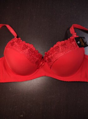 大码蕾丝文胸上薄下厚上托聚拢文胸三排扣调整型文胸大红色绿色