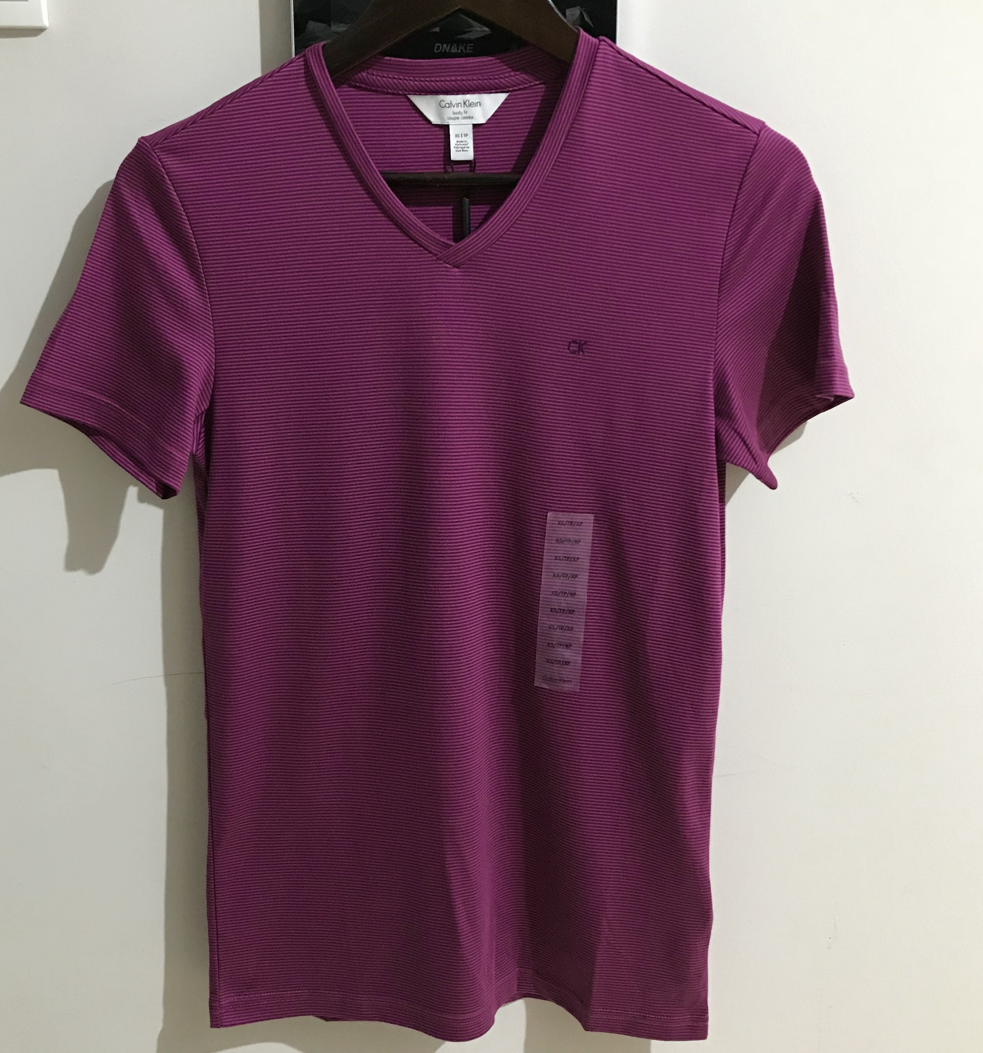Calvin Klein CK男士夏季速干健身v领运动吸汗纯色透气短袖T恤衣