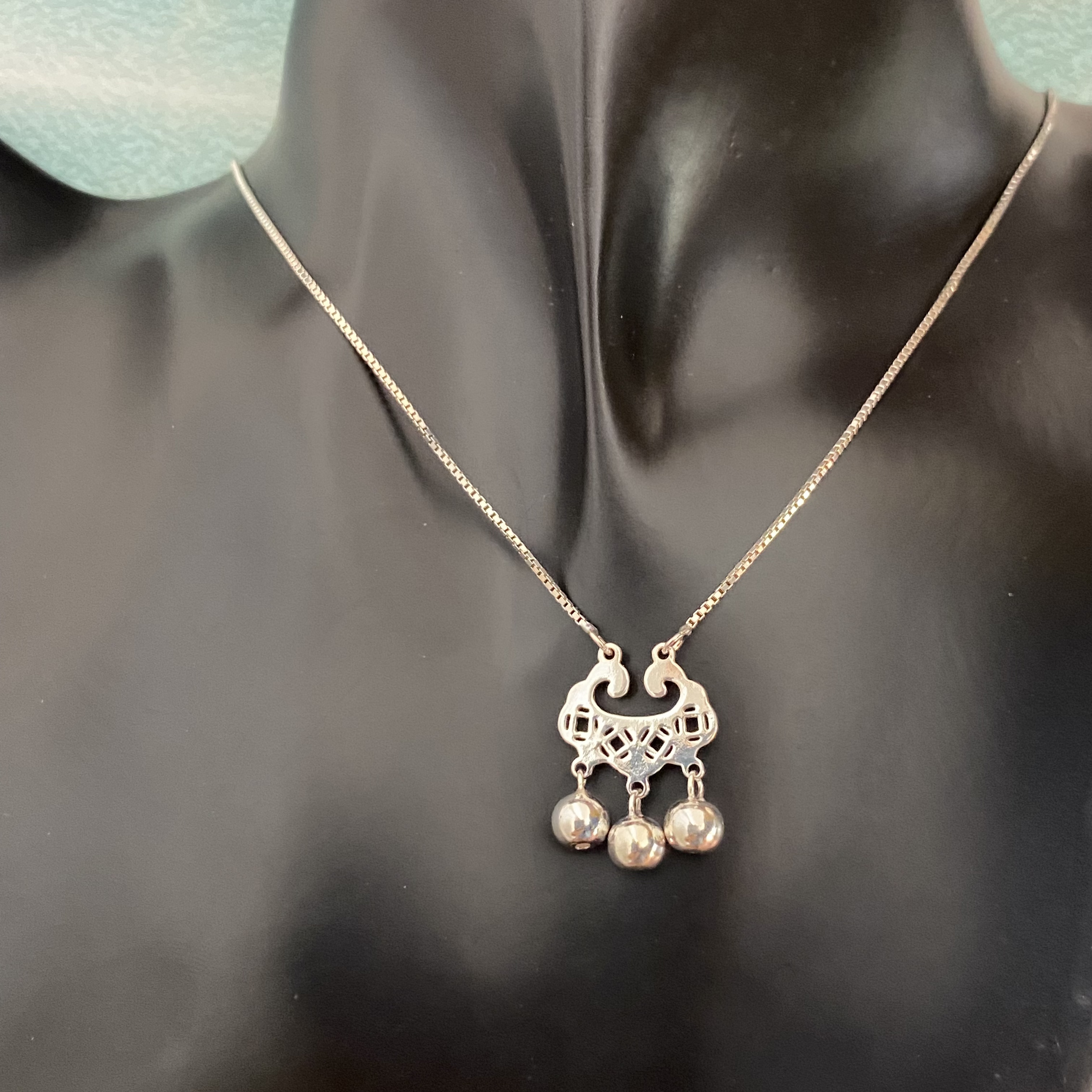 990足银轻奢平安锁项链女款