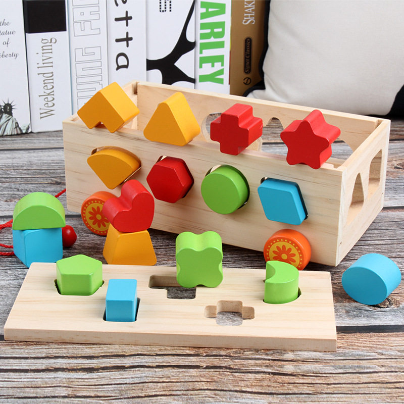 厂家直销 儿童益智早教木制几何十七孔形状配对拖车玩具颜色认知