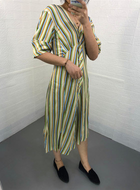 米蔻百家好夏季新款韩版中长款V领条纹女式连衣裙HUOP321H