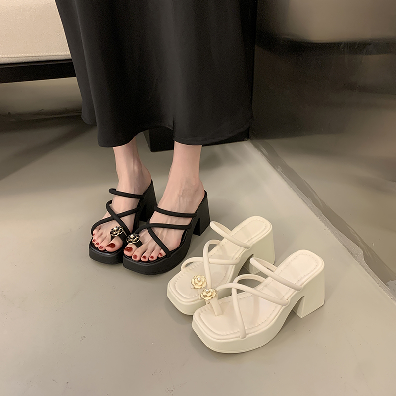 永希女鞋法式高级感时髦人字拖