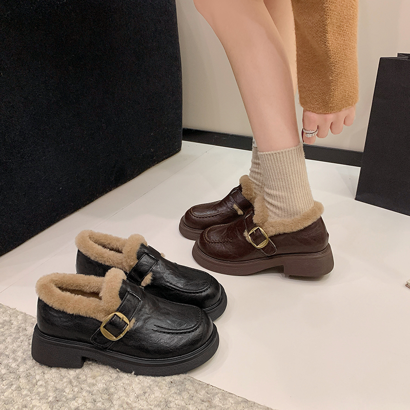 永希女鞋英伦风配裙子小皮鞋