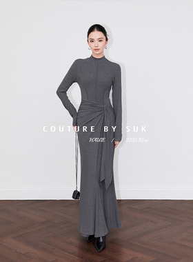 SUK 曲线尽显！黑色长袖绑带褶皱设计修身圆领中领针织连衣裙女