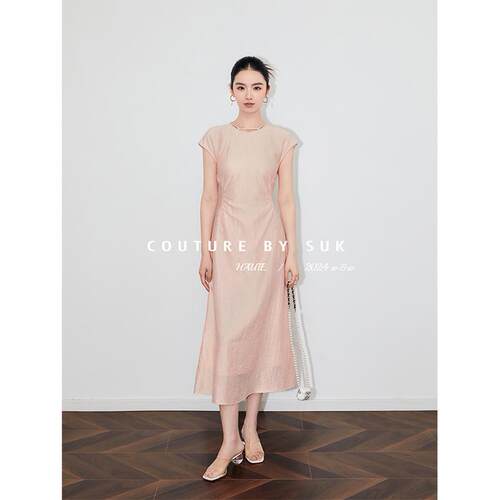 SUK 蕙质兰心！2025新款国风新中式夏季粉色长裙盘扣收腰连衣裙女