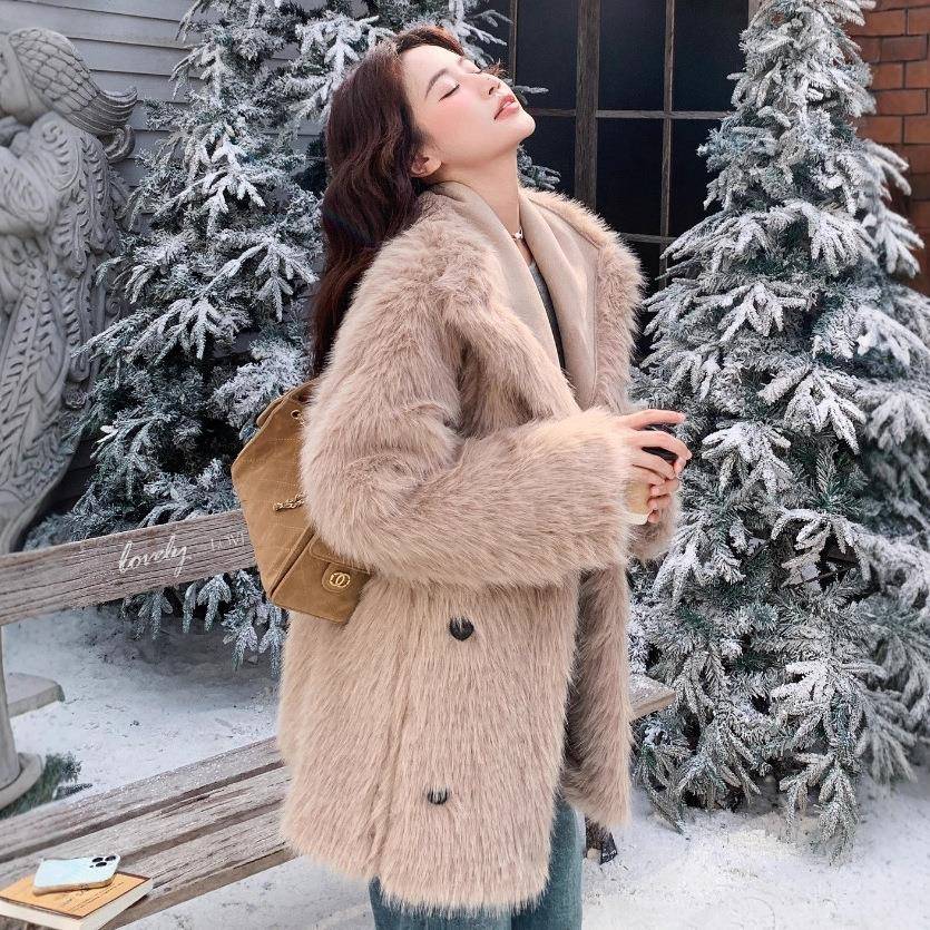 米咖b306-AW1洋中长仿皮色一毛体气外套