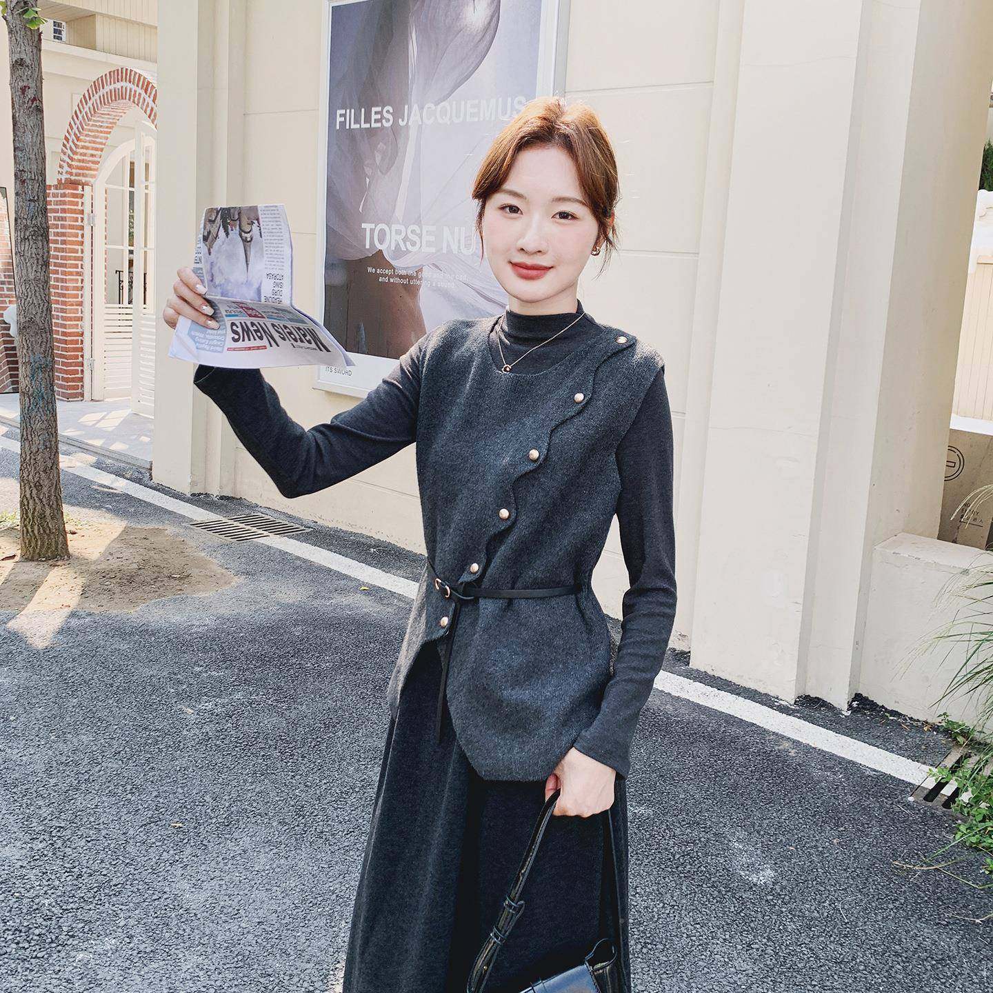 灰色法式复古风呢套装女甲秋毛冬季2025新款马件打底衫半c077-304