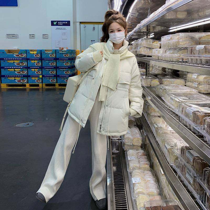 米白色女立羽绒服202领5年冬季新款白时尚韩系收腰设C105-992计感