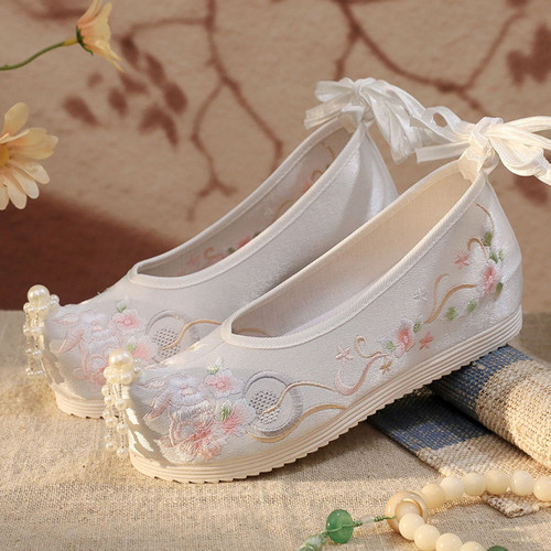 汉服鞋子女春季珍珠古风内增高翘头单鞋配马面裙古装明制绣花鞋女