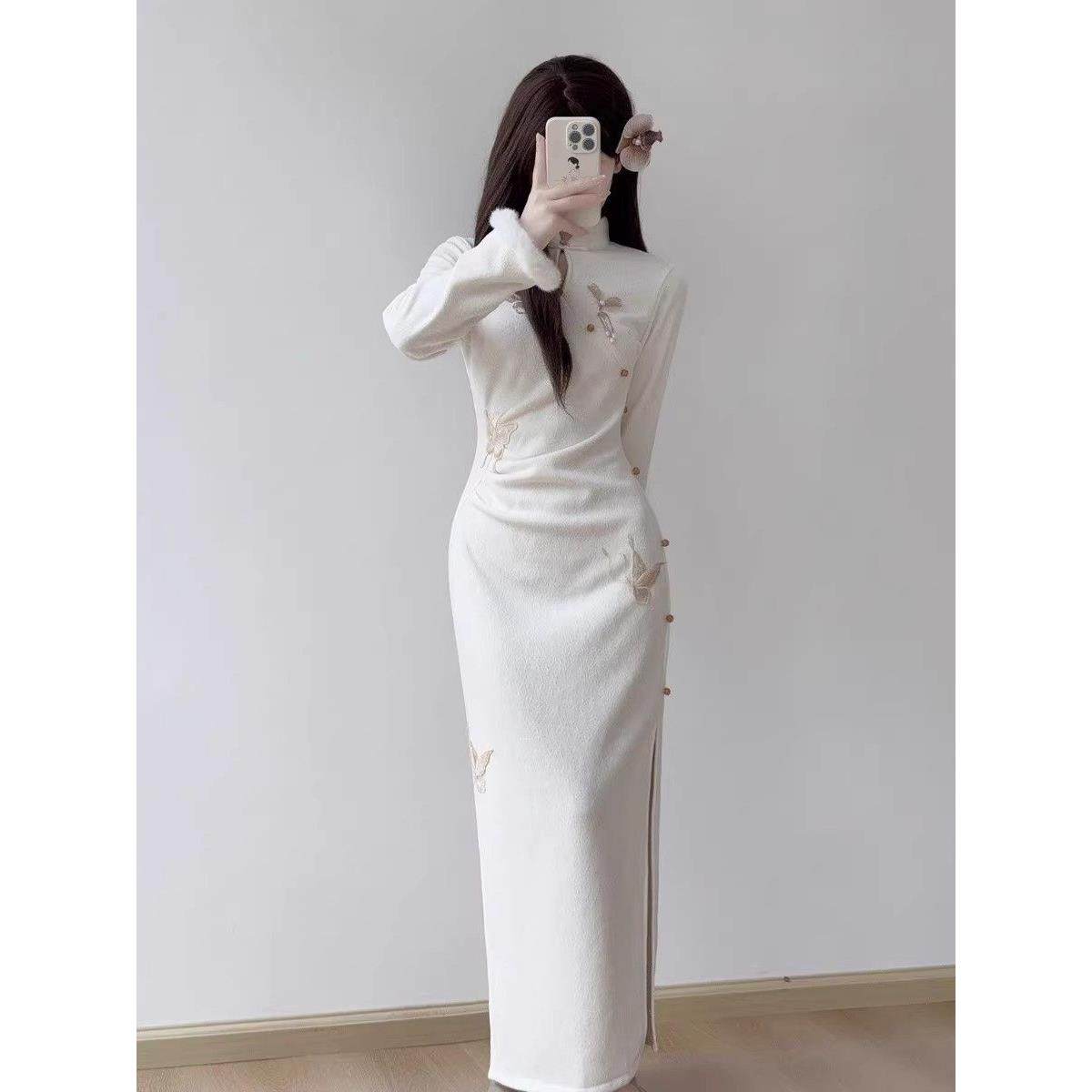 秋冬新款加绒加厚改良旗袍气质白色抓褶复古连衣裙仙气绝美旗袍裙