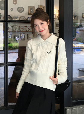 早秋2025新款白色翻领绞花毛衣女春秋设计感内搭打底衫针织衫上衣
