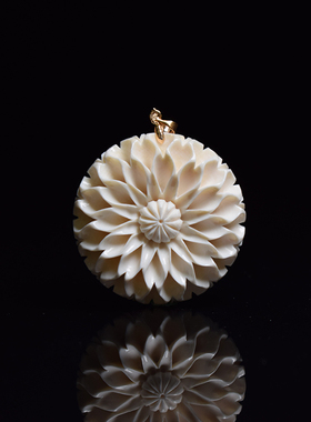 向日葵挂坠象牙雕刻