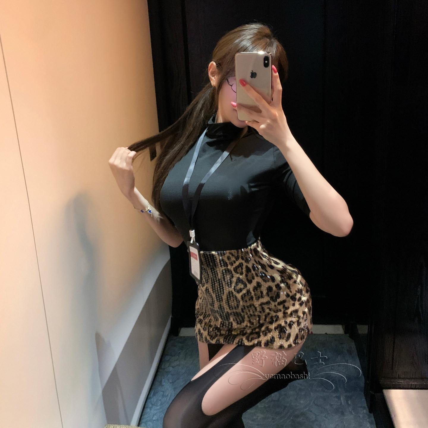 性感辣妹闪闪亮片豹纹包臀睡裙黑色御姐半高领显身材超短裙外出
