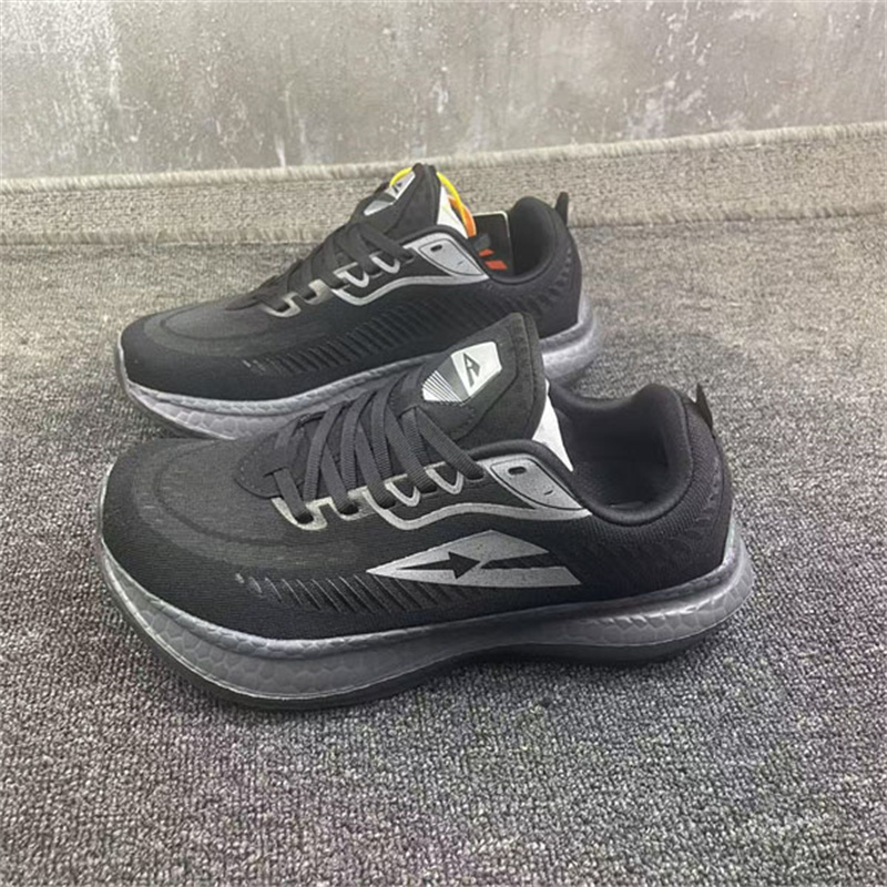 出口日本宽脚胖脚情侣款运动鞋透气网爆米花防滑橡胶底越野跑步鞋